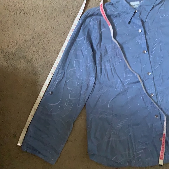 Floral embroidery cuff sleeve button up top M / L - Picture 9 of 10